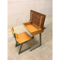 Vintage schooltafeltje met stoel nr 15